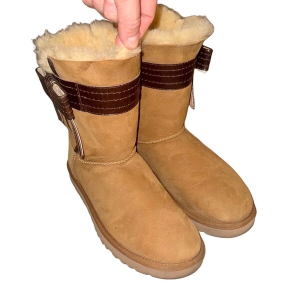UGG Australia Josette Chestnut Sheepskin Winter Boots Leather Bows Womens Size 9 - Picture 8 of 13